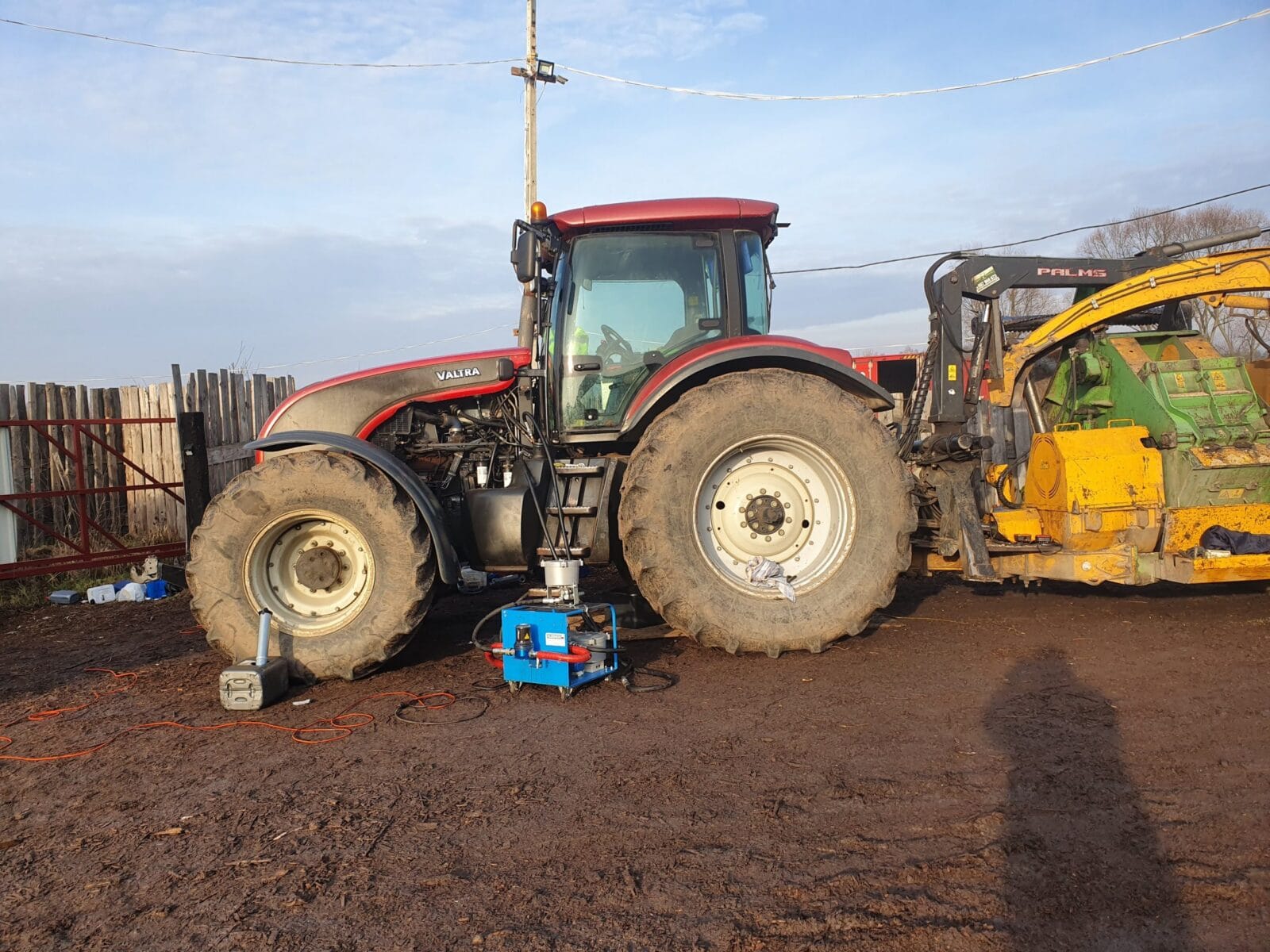 Filtracja oleju hydraulicznego – ciągnik Valtra T234, realizacja Matimpex